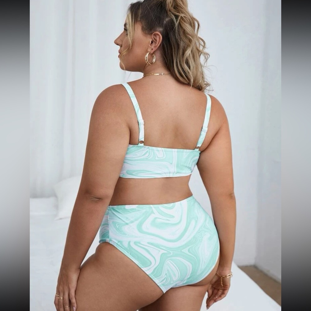 Plus Bikini Set Size 16 - Picture 2 of 6